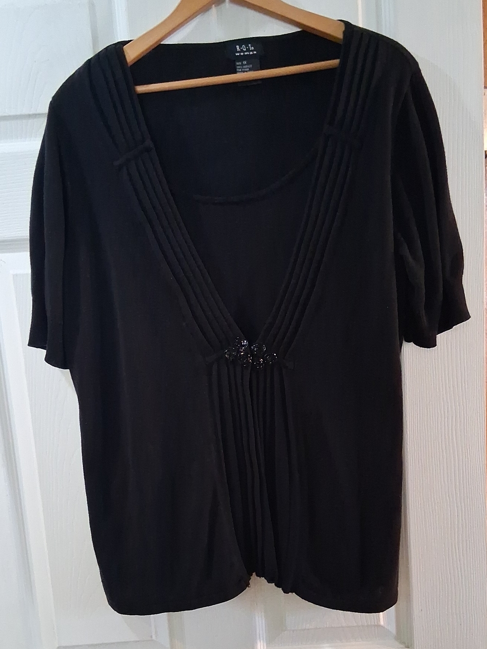 R.Q.T. Black Short-Sleeve Top Pleated Knitted Clasp Front Beaded Rosettes